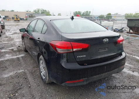 2018 Kia Forte Lx z USA, uszkodzony, nr VIN 3KPFK4A74JE210231